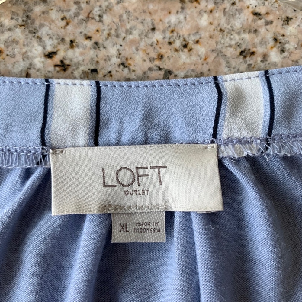 LOFT powder blue top - Picture 3 of 4